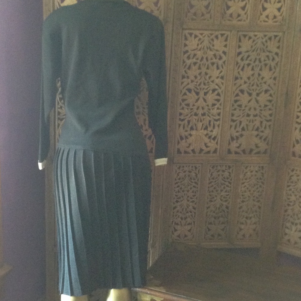 ๐น HIGH FASHION PLEATED DRESS VINTAGE ๐น - Picture 4 of 5